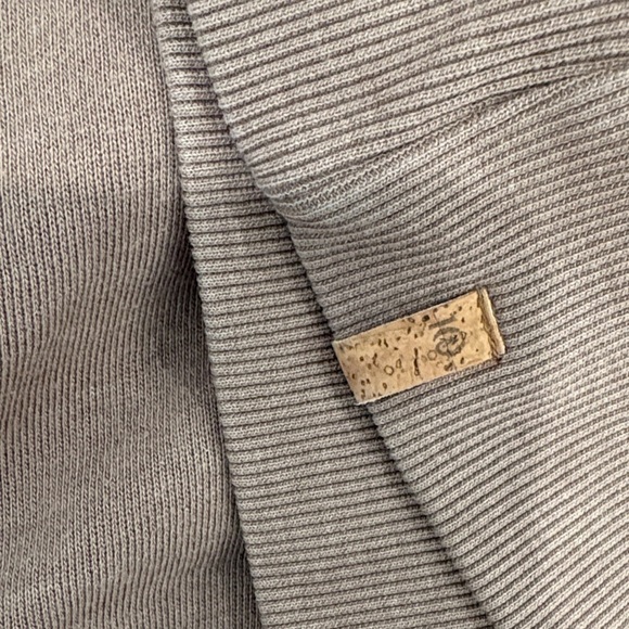 Tentree women’s XL Brown Hoodie - Picture 5 of 6